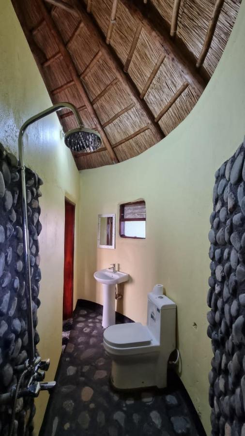 Fort Portal Lake Nyamirima Cottages מראה חיצוני תמונה