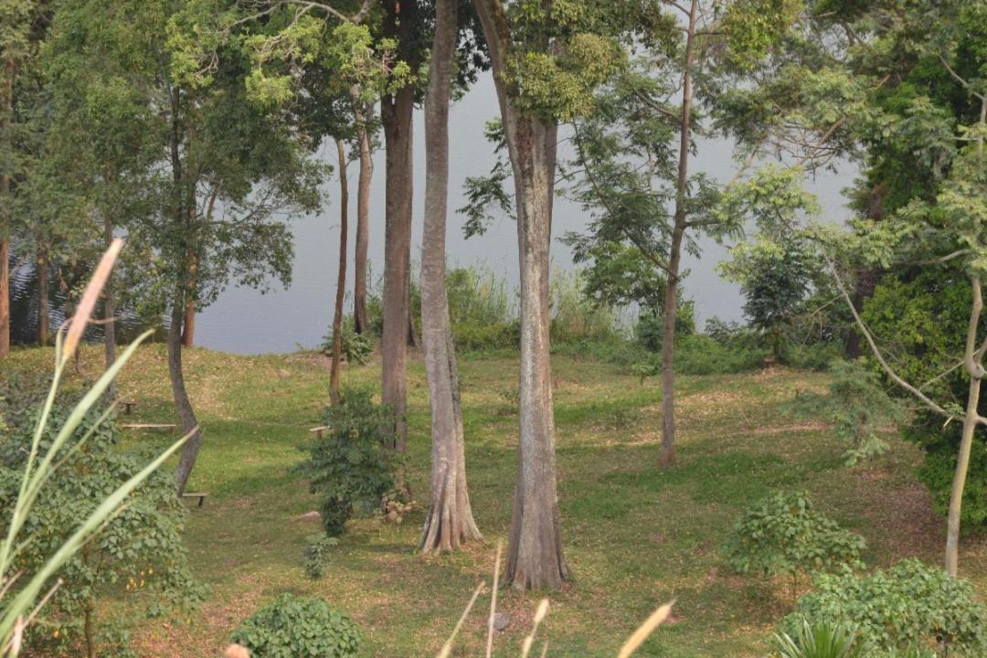 Fort Portal Lake Nyamirima Cottages מראה חיצוני תמונה