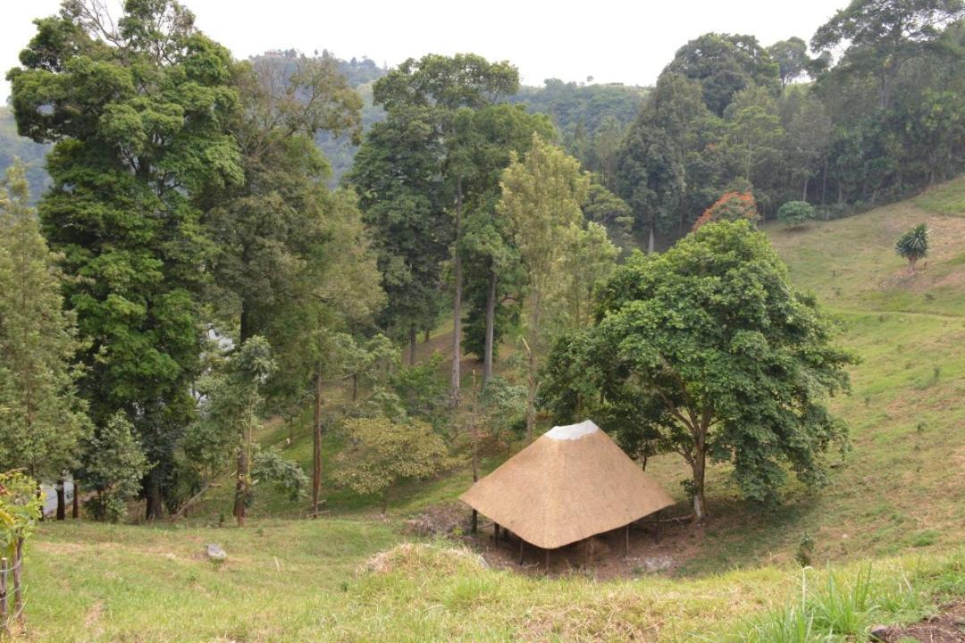 Fort Portal Lake Nyamirima Cottages מראה חיצוני תמונה