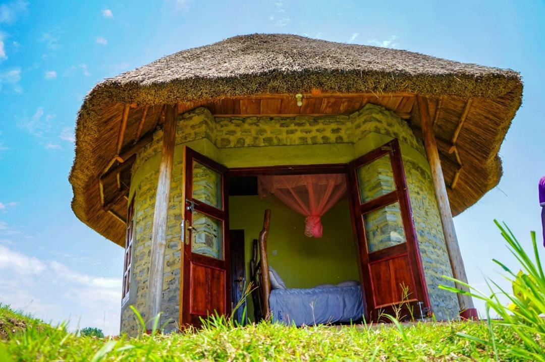Fort Portal Lake Nyamirima Cottages מראה חיצוני תמונה