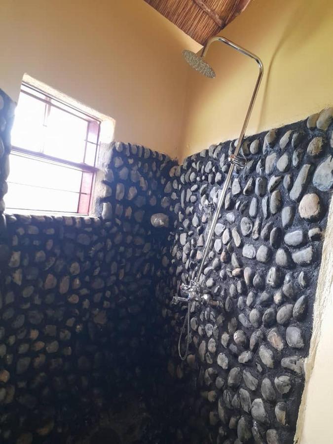 Fort Portal Lake Nyamirima Cottages מראה חיצוני תמונה