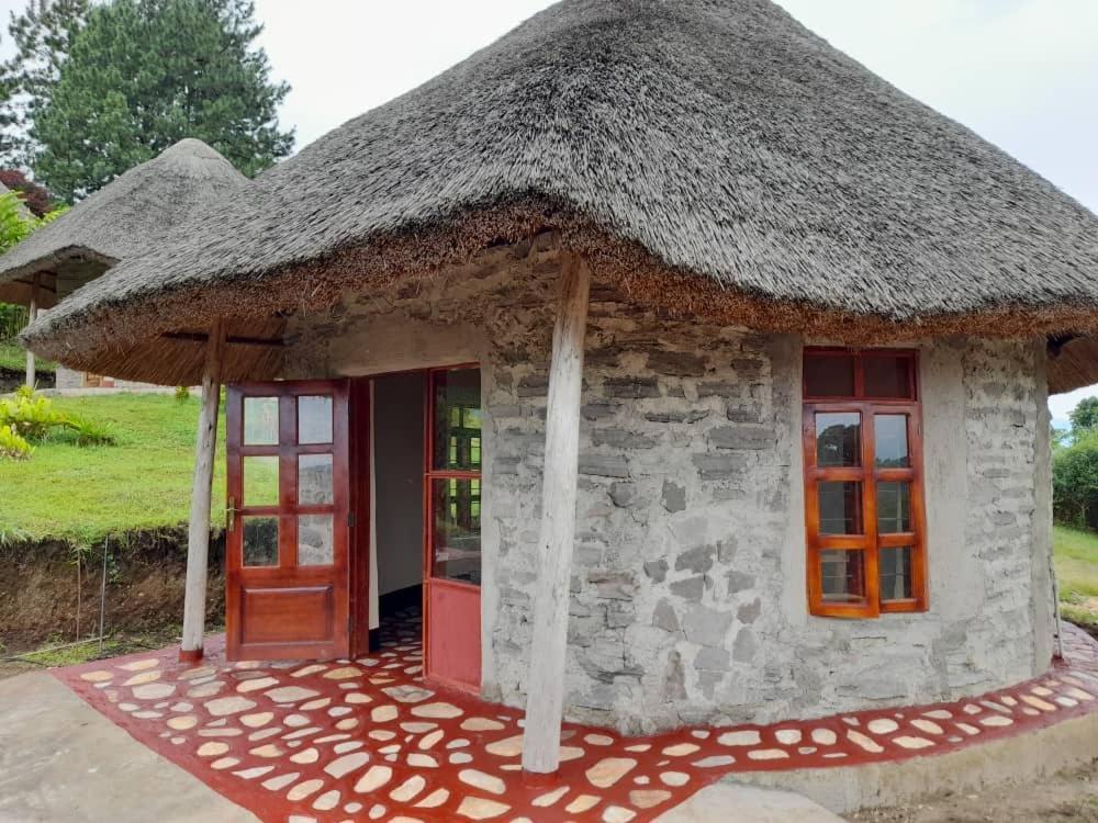 Fort Portal Lake Nyamirima Cottages מראה חיצוני תמונה
